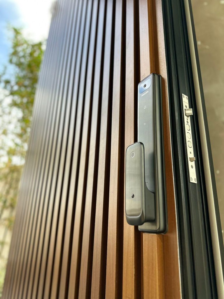 Pivot Kapı Üretiminde Teknoloji, Malzeme ve Mühendislik Detayları